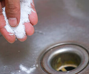 How to deodorize your sink